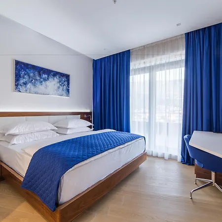 Adria 4* Budva